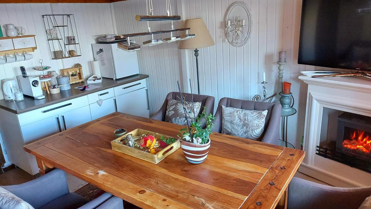 Petite Maison Sur La Colline Du Gibloux: 1Chambre,1 Salon Et Salle De Bain Prives Au Rez De Chausse, Piscine Exterieur Et Bbq , Le Châtelard-Montreux Exterior foto