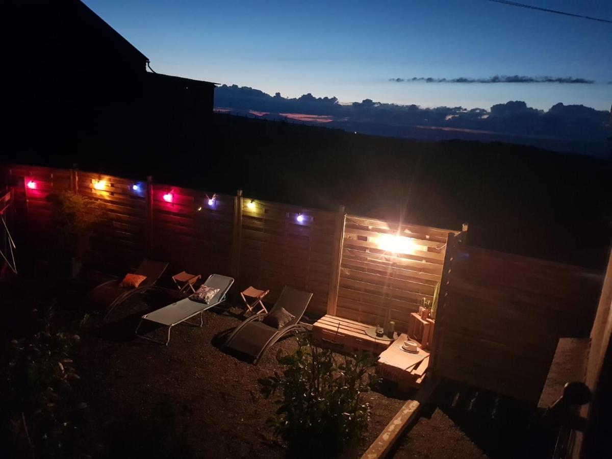 Petite Maison Sur La Colline Du Gibloux: 1Chambre,1 Salon Et Salle De Bain Prives Au Rez De Chausse, Piscine Exterieur Et Bbq , Le Châtelard-Montreux Exterior foto